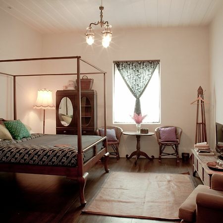 The Asadang Bed And Breakfast Bangkok Exterior photo