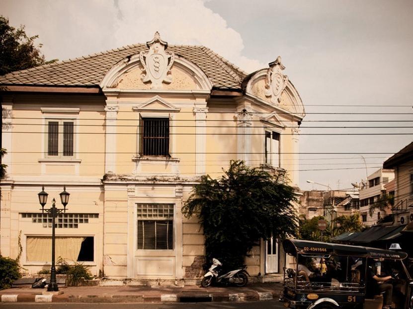 The Asadang Bed And Breakfast Bangkok Exterior photo