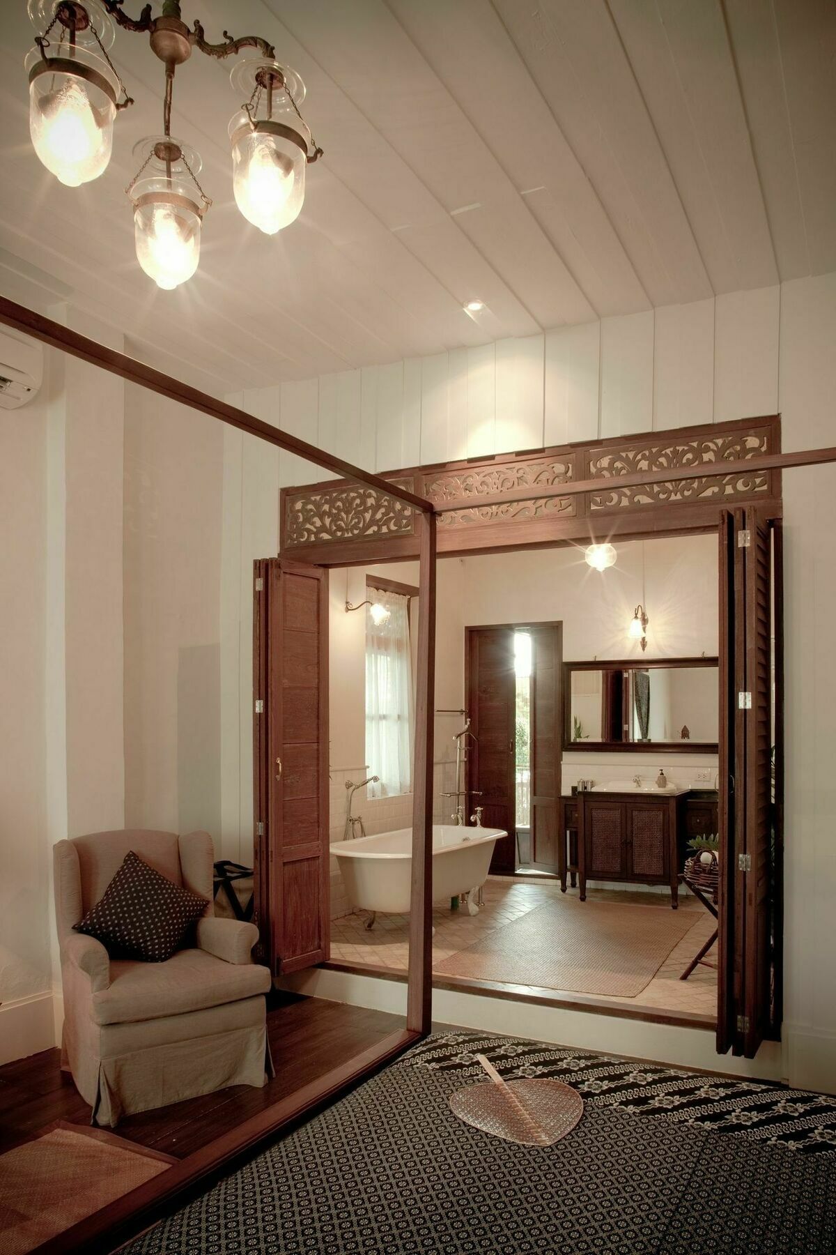 The Asadang Bed And Breakfast Bangkok Exterior photo
